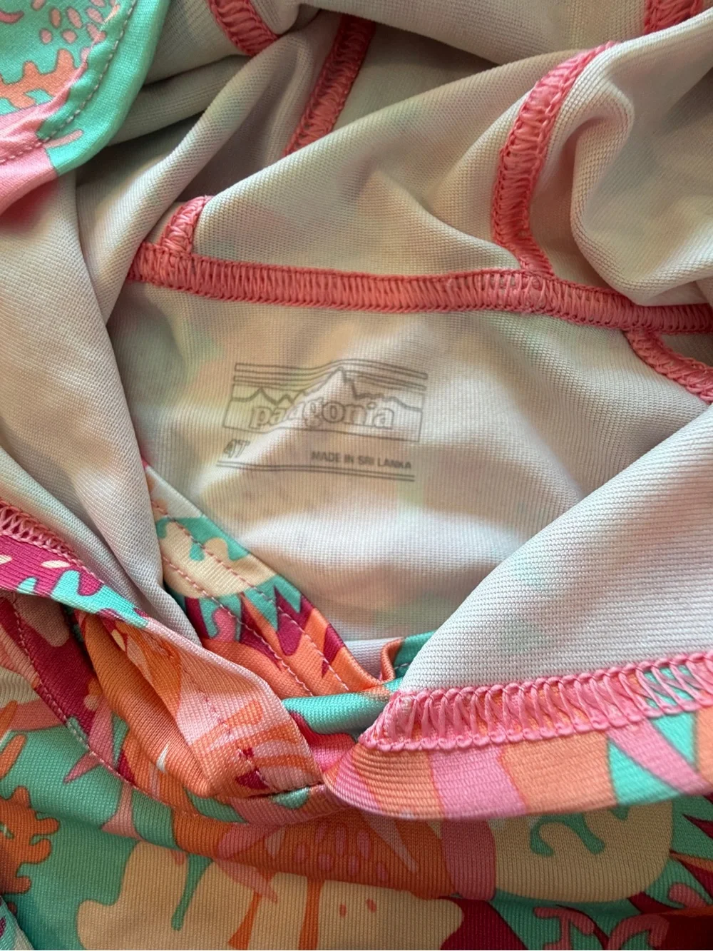 Patagonia Baby/Kids' Capilene® Silkweight Sun Hoody. Vibrant Coral, size 4